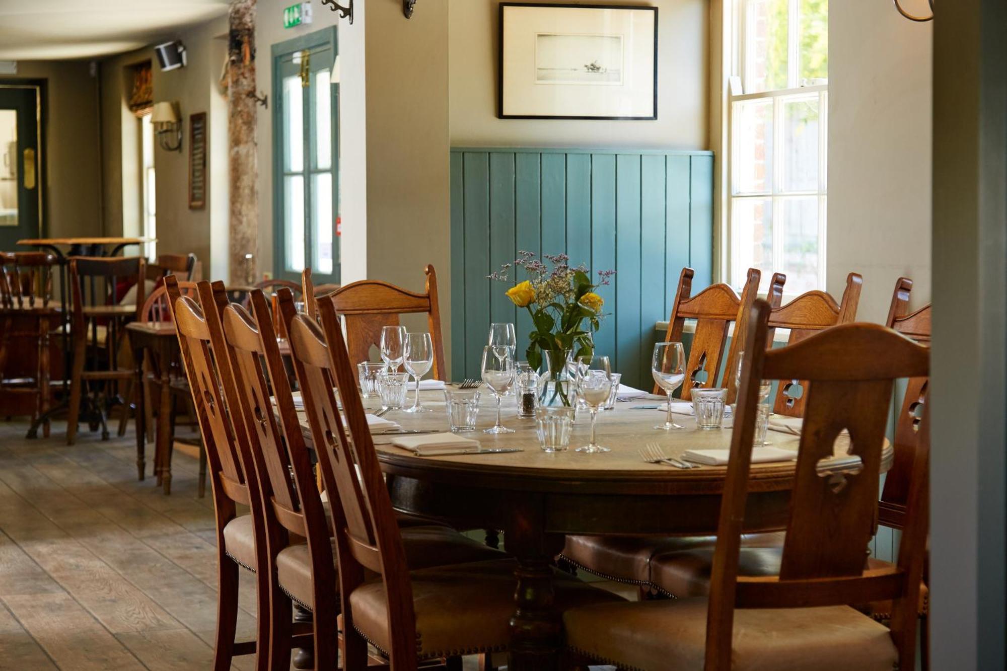 The Greyhound Inn 원티지 외부 사진