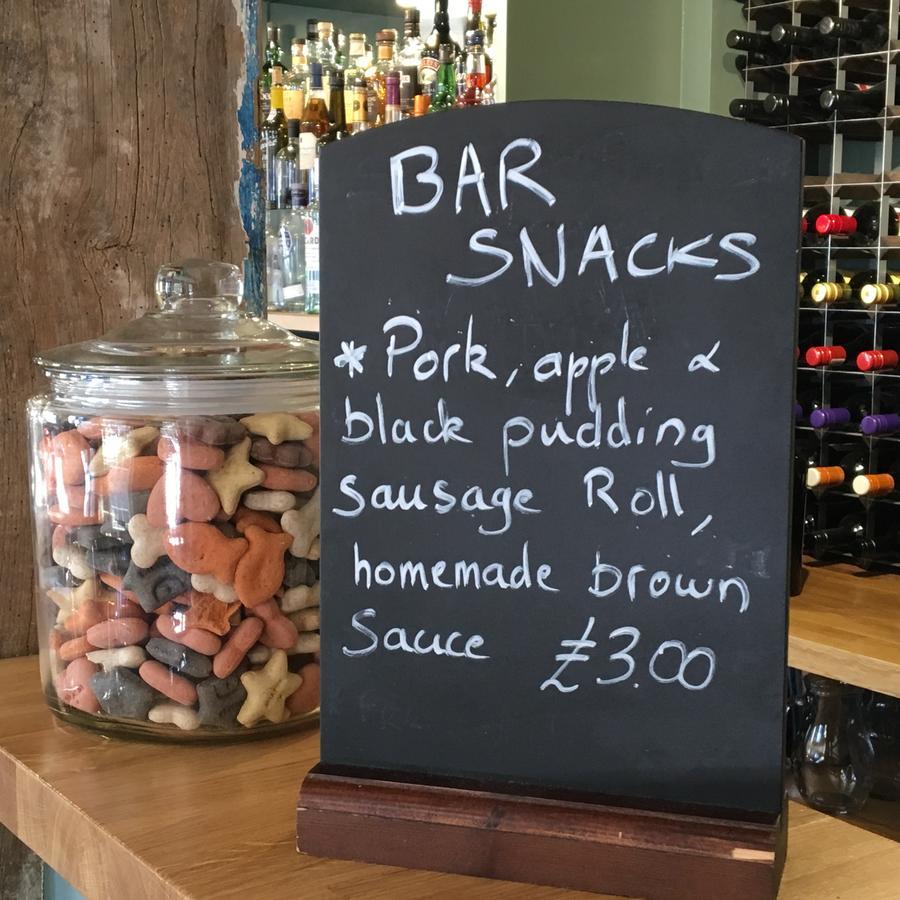 The Greyhound Inn 원티지 외부 사진