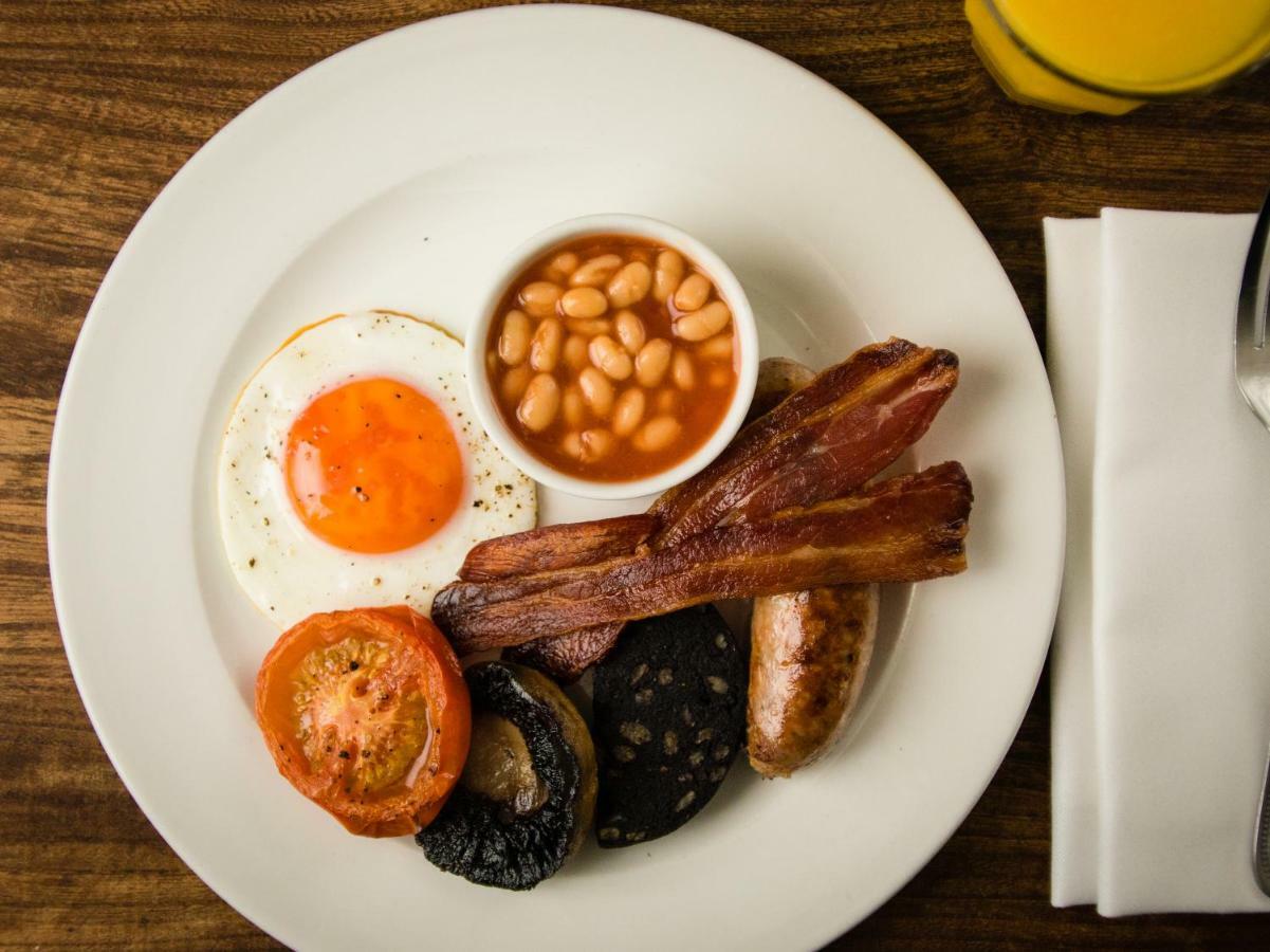 The Greyhound Inn 원티지 외부 사진